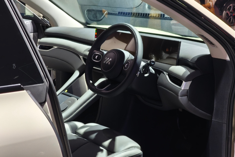 3-1 NEW MG IM6 ชาร์จไว ฟีเจอร์ไฮเอนด์ แรงสุดในรุ่น เริ่ม 1,399,900 บาท