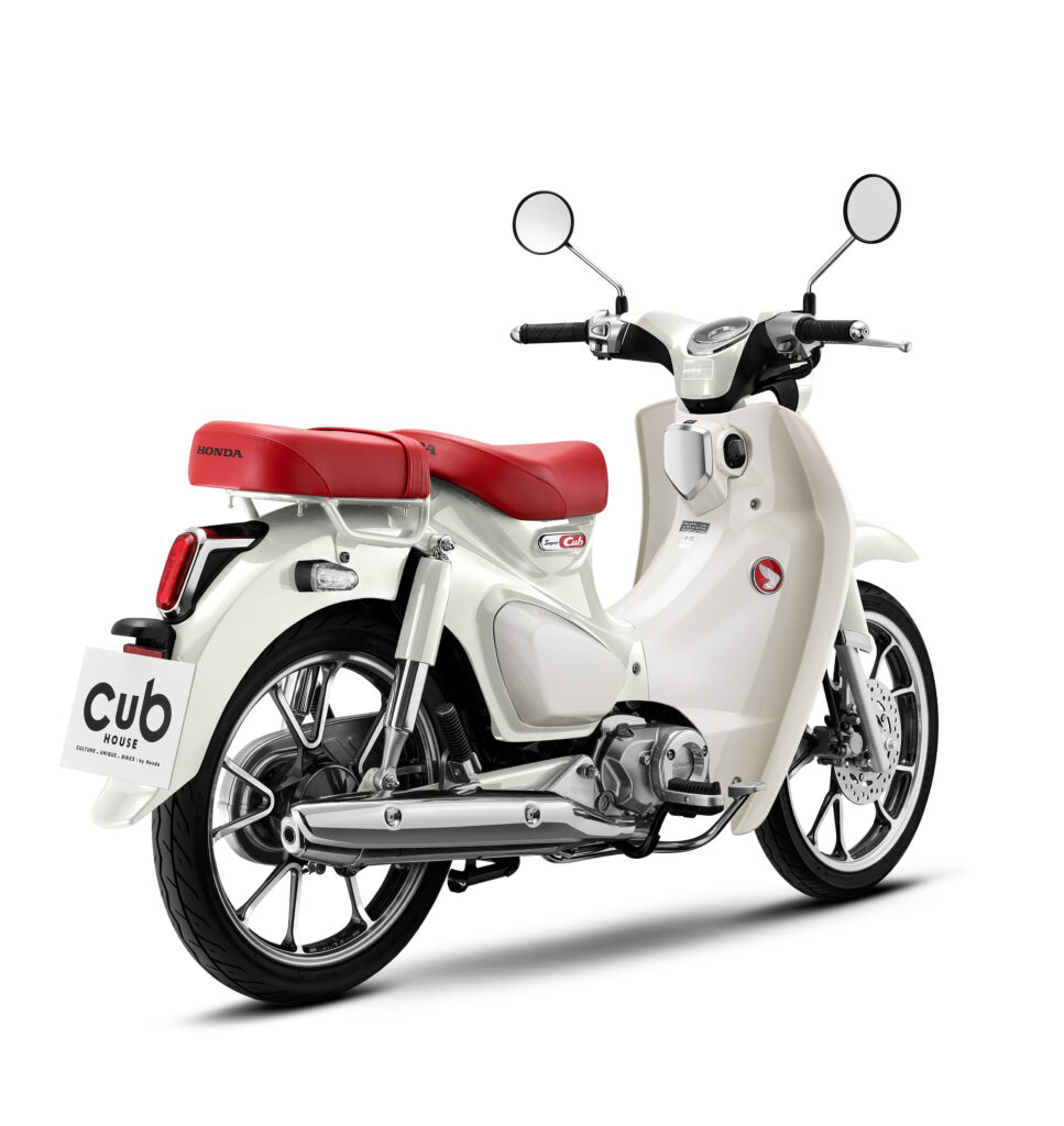 8.-New-C125-Right_Back-45-967x1024 New Honda C125 Custom Edition คู่สีใหม่แห่งความหรูหรา
