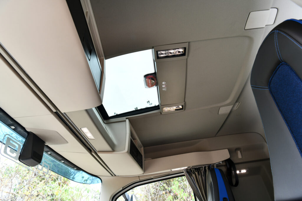 Volvo-Truck-Euro-5-1084-1024x683 Volvo Truck เปิดตัวรถบรรทุกมาตรฐานยูโร 5 อย่างเป็นทางการ