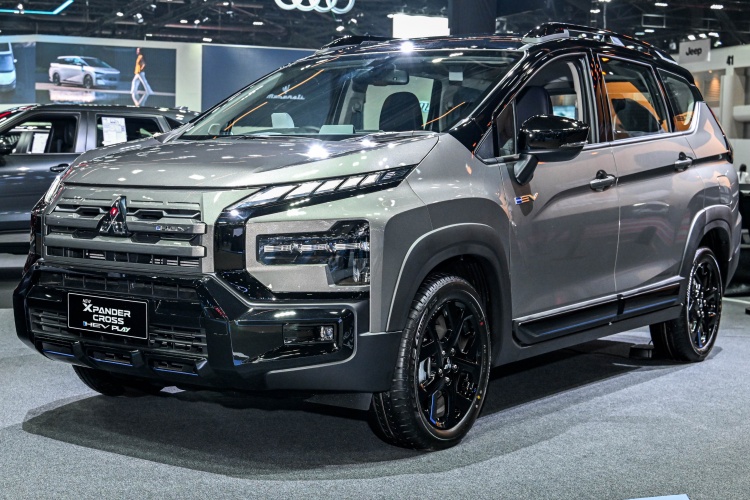 batch_10-MITSUBISHI-XPANDER-CROSS-HEV-PLAY Mitsubishi ชวนสัมผัสยนตรกรรมฟูลไฮบริดสุดล้ำสมัย 2 รุ่นใหม่ล่าสุดในงาน Motor Show 2025