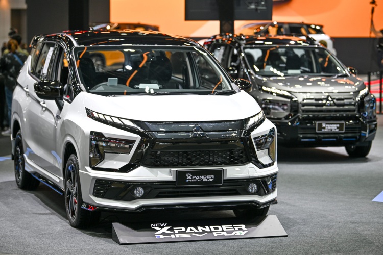 batch_12-MITSUBISHI-XPANDER-HEV-PLAY Mitsubishi ชวนสัมผัสยนตรกรรมฟูลไฮบริดสุดล้ำสมัย 2 รุ่นใหม่ล่าสุดในงาน Motor Show 2025