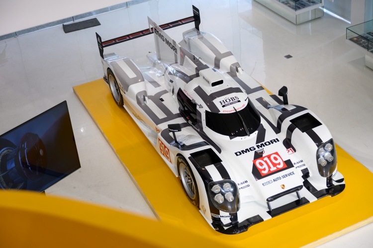 batch_919-Hybrid6 Porsche เปิดนิทรรศการเล่ายุคบุกเบิกแบรนด์ สู่รถยนต์ EV @Curvistan Bangkok