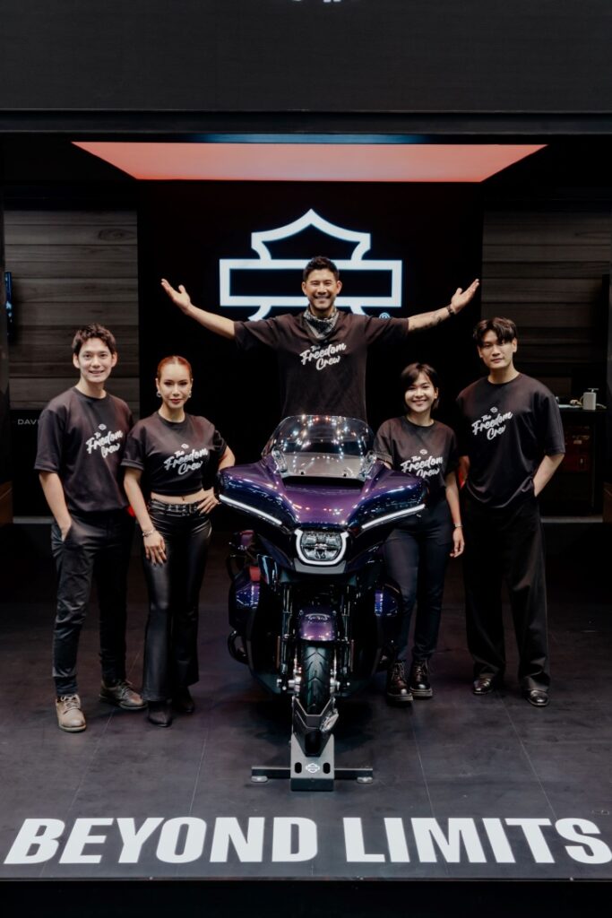 batch_FreedomCrew-683x1024 Harley-Davidson เผยโฉมไลน์อัพรุ่นปี 2025 กลางงาน Motor Show 2025