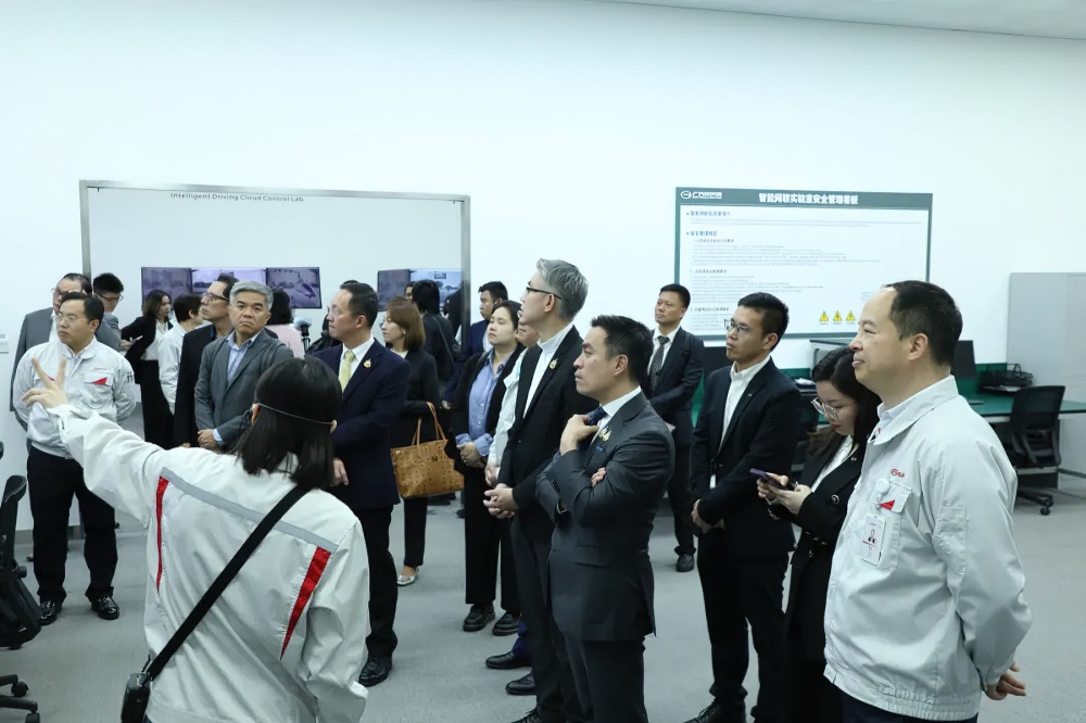 batch_Ministry-of-Industry-visit-GAC-Group-3 GAC Group เปิดบ้านต้อนรับรัฐมนตรีกระทรวงอุตสาหกรรมเยี่ยมชมศูนย์วิจัยอัจฉริยะ