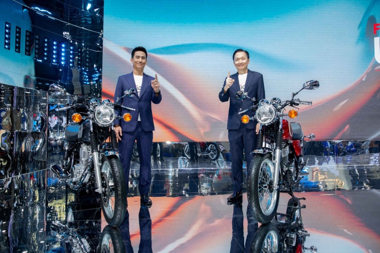 batch_S__525688850 Yamaha เปิดตัว R9, R3, SR400 Final Edition กลางงาน Motor Show 2025