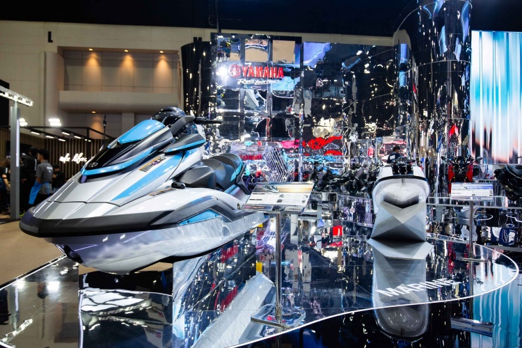 batch_S__525688884 Yamaha เปิดตัว R9, R3, SR400 Final Edition กลางงาน Motor Show 2025