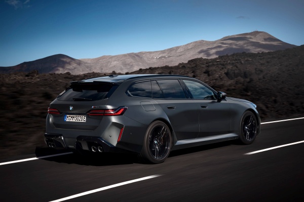 batch_The-all-new-BMW-M5-Touring-20 เปิด List รถใหม่ BMW - MINI - BMW Motorrad บุกงาน Motor Show 2025