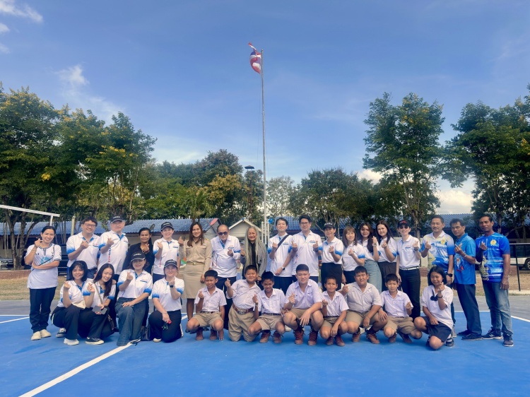 batch_7.โรงเรียนบ้านพยอมงาม-จังหวัดกาญจนบุรี คณะบุคคลผู้ผลิตชิ้นส่วนอีซูซุ มอบเงินบริจาคให้กับโรงเรียน จำนวน 600,000 บาท