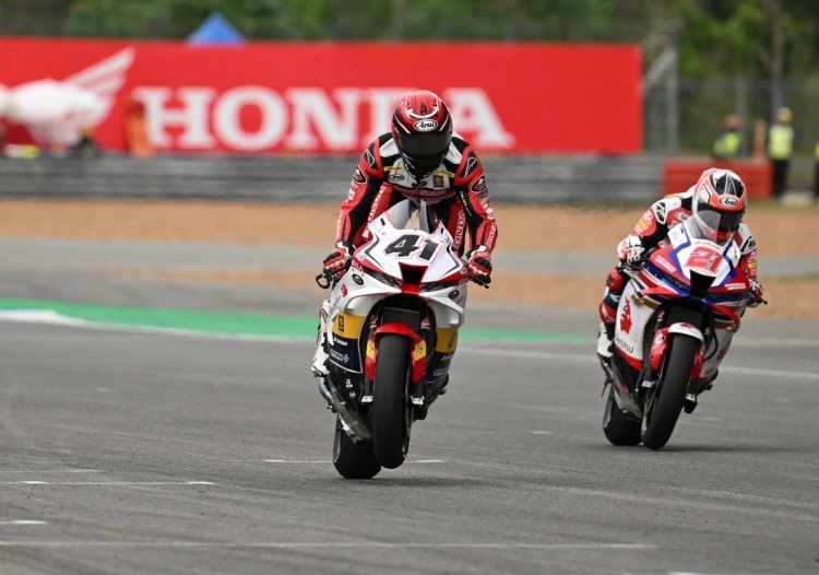 batch_ARRC-R1-4_ชิพ "ชิพ-นครินทร์“ คว้าแชมป์ ASB1000 ARRC 2025 สนามเปิดฤดูกาลสุดยิ่งใหญ่