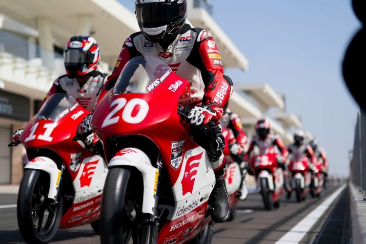 batch_ATC-สนาม2-02 "อุ้ม-นพรุธพงษ์” ดาวรุ่งนักบิดไทยครองท็อป 3 แชมเปี้ยนชิพ เอเชีย ทาเลนต์ คัพ หลังจบสนาม 2 ที่กาตาร์