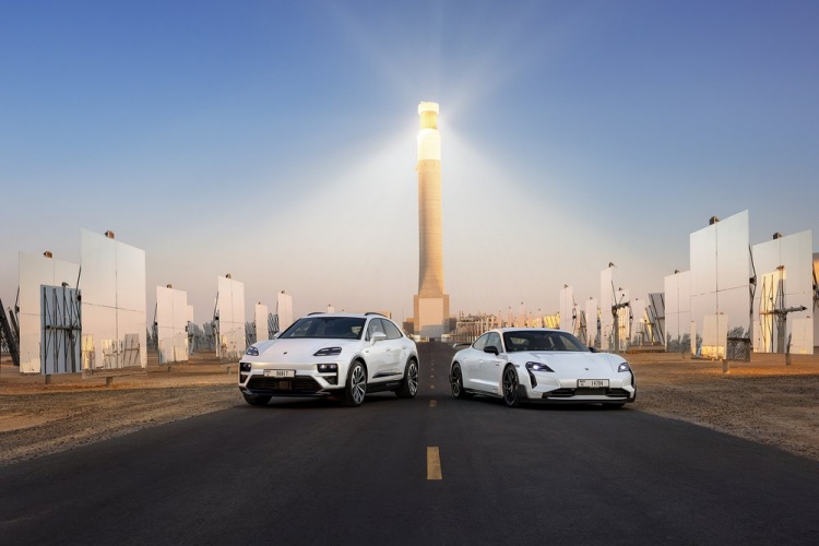 batch_Electrifying-spectacle-of-speed-and-sound-with-David-Guetta1 Porsche "Speed of Light"  โชว์สุดเร้าใจแห่งความเร็วและเสียงโดย David Guetta