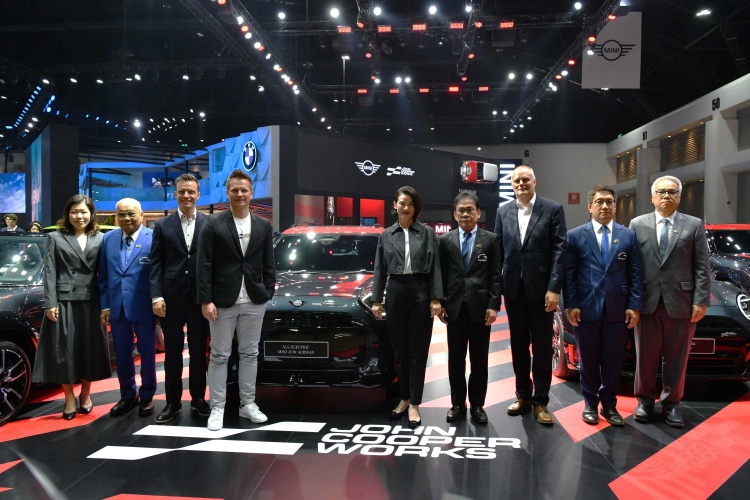 batch_MINI-Thailand_Group-Photo BMW Group ส่งโปรแรงสำหรับรถยนต์ไฟฟ้ารับ Motor Show 2025