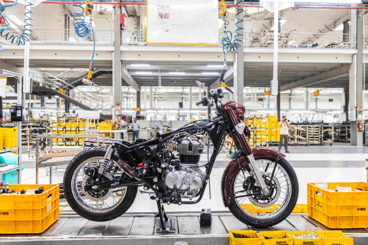 batch_Royal-Enfield-Factory-Vallam-4 Royal Enfield บิดทะลุ 1 ล้านคัน ยอดขายประจำปีสูงสุดเป็นประวัติการณ์