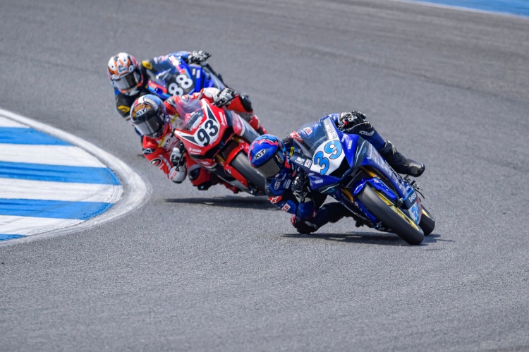 batch_S__534609942 “ตี-อนุภาพ" ฝ่าฝนเซฟท็อปไฟว์เรซสุดหิน ARRC 2025 เรซแรกที่บุรีรัมย์