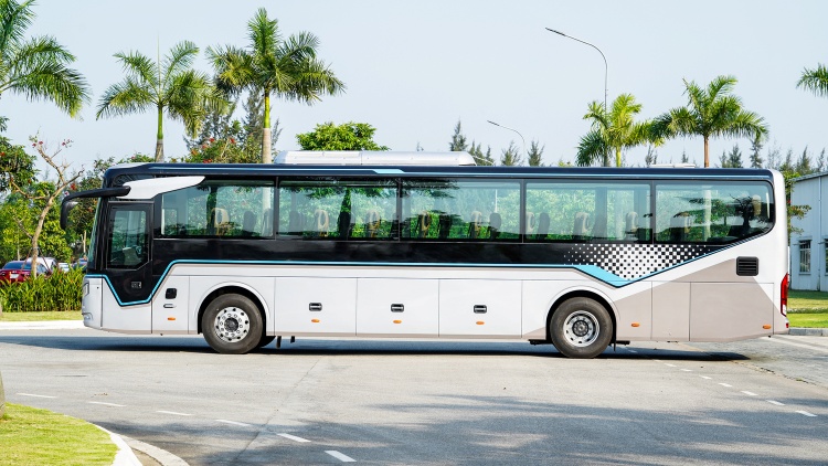 batch_04_ข่าวประชาสัมพันธ์-Mercedes-Benz-Bus-รุกตลาดรถโดยสารไทย-เปิดตัว-RS1936-รถบัสสำเร็จรูปครั้งแรก Mercedes-Benz Bus เปิดตัว RS1936 รถบัสสำเร็จรูปรุ่นใหม่ล่าสุด
