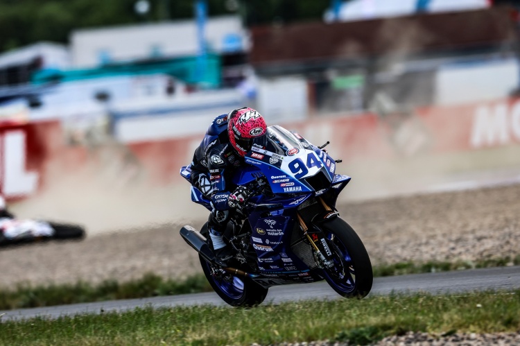 batch_498125202_1136735731830840_1033577931386632442_n YAMAHA YZF-R9 เบิ้ลโพเดียม “ออโตโดรม โมสต์” ออนจู ควง มายาส คว้าอันดับ 2-3 เวิลด์ ซูเปอร์สปอร์ต