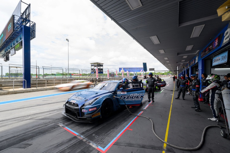 batch_7-4 “ทัพซูเปอร์คาร์พันล้าน” กระหึ่มไทย! “แบมบู เรซซิ่ง” ทีมแข่งฮ่องกงรั้งจ่าฝูงวันแรก