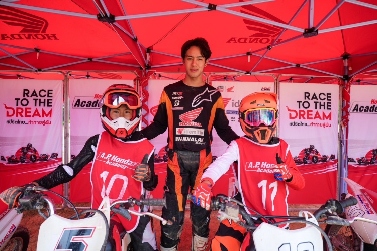 batch_Academy-สนาม-2-02 Honda Academy Thailand 2025 เสริมทักษะนักบิดเยาวชนตะลุยทางฝุ่นกับนักแข่งโมโตครอส