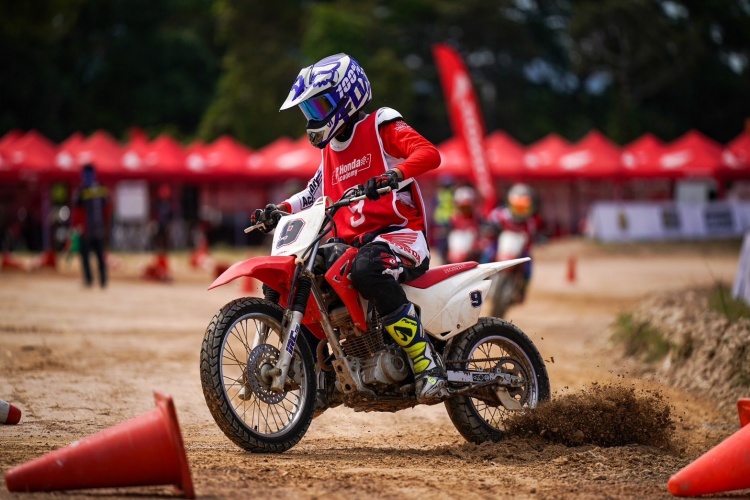 batch_Academy-สนาม-2-12 Honda Academy Thailand 2025 เสริมทักษะนักบิดเยาวชนตะลุยทางฝุ่นกับนักแข่งโมโตครอส
