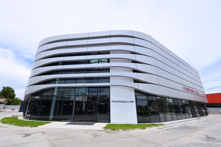 batch_Grand-Opening-of-Porsche-Centre-Pattaya-17 เปิดตัว Porsche Centre Pattaya จุดหมายใหม่แห่งความเหนือระดับ สำหรับลูกค้าและผู้หลงใหลปอร์เช่ในภาคตะวันออก