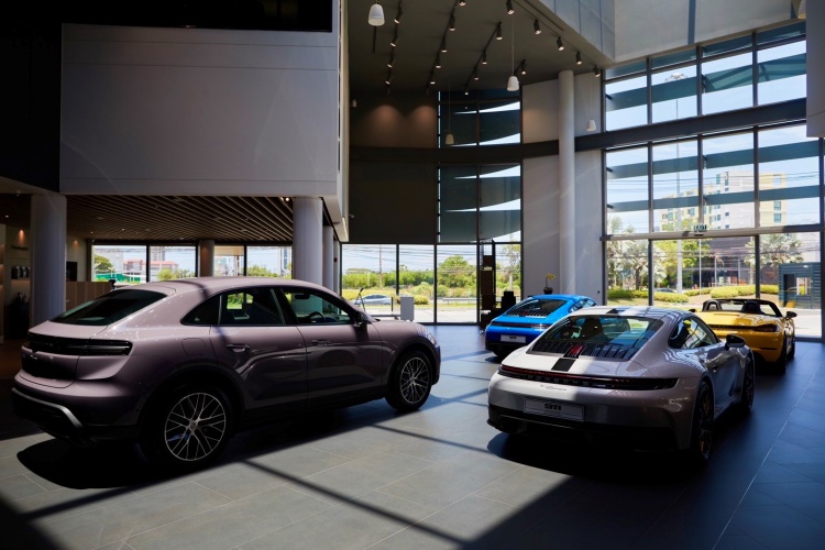 batch_Grand-Opening-of-Porsche-Centre-Pattaya-3 เปิดตัว Porsche Centre Pattaya จุดหมายใหม่แห่งความเหนือระดับ สำหรับลูกค้าและผู้หลงใหลปอร์เช่ในภาคตะวันออก