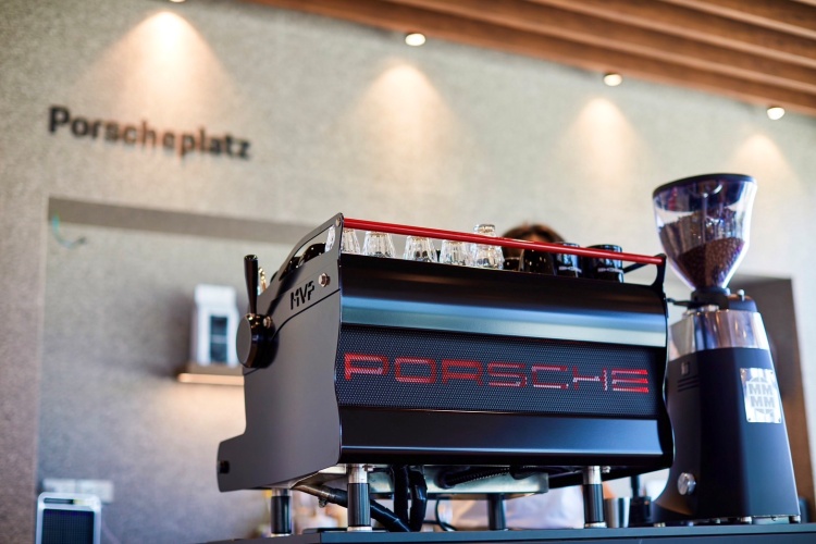 batch_Grand-Opening-of-Porsche-Centre-Pattaya-4 เปิดตัว Porsche Centre Pattaya จุดหมายใหม่แห่งความเหนือระดับ สำหรับลูกค้าและผู้หลงใหลปอร์เช่ในภาคตะวันออก