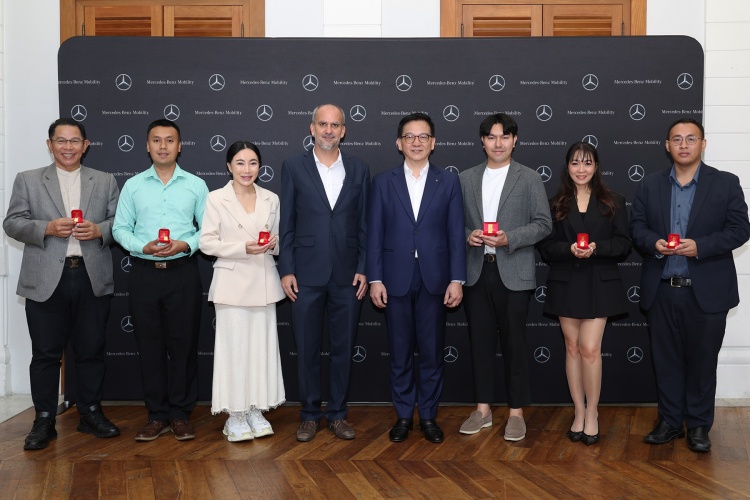 batch_MBLT_LuckyDraw2025_3 Mercedes-Benz มอบรางวัลแก่ผู้โชคดี จาก Mercedes-Benz Select และ Top-Up Refinance