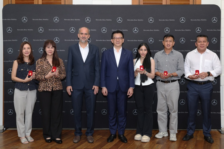 batch_MBLT_LuckyDraw2025_4 Mercedes-Benz มอบรางวัลแก่ผู้โชคดี จาก Mercedes-Benz Select และ Top-Up Refinance