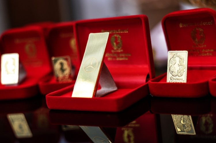 batch_MBLT_LuckyDraw2025_7 Mercedes-Benz มอบรางวัลแก่ผู้โชคดี จาก Mercedes-Benz Select และ Top-Up Refinance