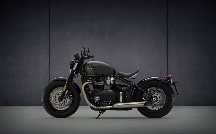 batch_Pic_Triumph-Bonneville-Bobber ปลุกจิตวิญญาณนักเดินทางในตัวคุณ กับ Triumph คันโปรด คู่หูทุกเส้นทางที่ไบค์เกอร์วางใจ