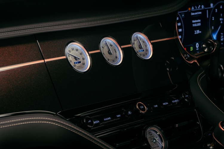 batch_The-Black-Rose-Batur-11 Bentley The Black Rose สุดยอดแกรนด์ทัวเรอร์ หรูล้ำด้วยการตกแต่งทองคำโรสโกลด์แบบ 3 มิติ