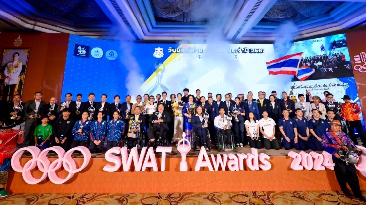 batch_นักกีฬาอาชีพชายยอดเยี่ยม-3-ปีซ้อน-02 “ก้อง-สมเกียรติ” คว้ารางวัล นักกีฬาอาชีพชายยอดเยี่ยม 3 ปีซ้อน