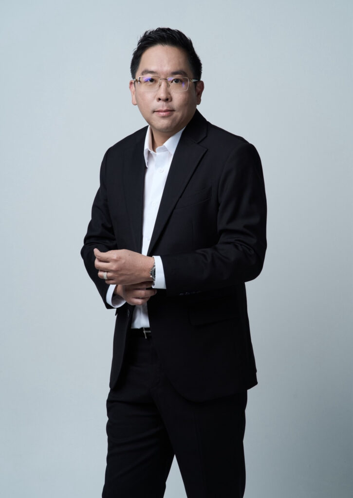 -วสุ-กลมเกลี้ยง-725x1024 NEX ระดมทุน 3,300 ล้านบาท เร่งการเปลี่ยนผ่านสู่ยานยนต์ไฟฟ้าเชิงพาณิชย์ของไทย