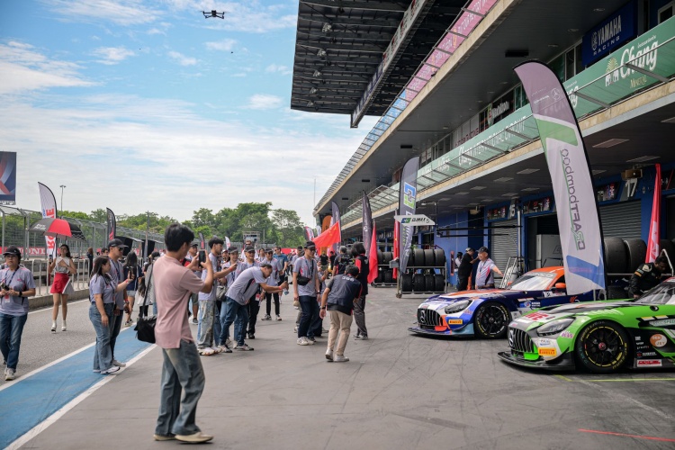 batch_08_Pit-Walk Honda One Make Race 2025 Exclusive Trip นำทัพลูกค้าสายสปอร์ตสัมผัสประสบการณ์สุดเอ็กซ์คลูซีฟ