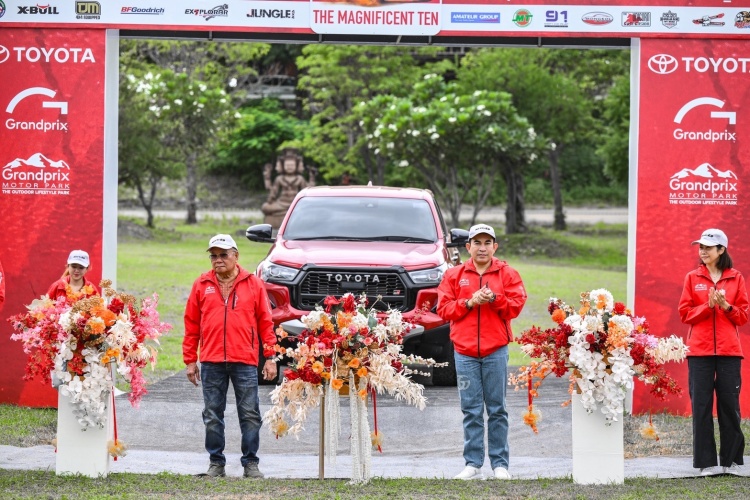 batch_12-3 TOYOTA HILUX REVO 10 เซียนประจัญบาน 2025 เปิดศึกการแข่งขันออฟโรดสุดมันส์แห่งปี