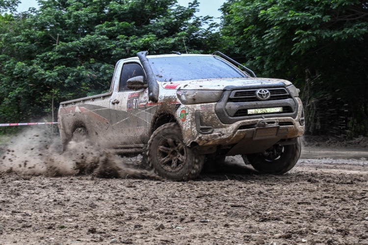 batch_14-1 TOYOTA HILUX REVO 10 เซียนประจัญบาน 2025 เปิดศึกการแข่งขันออฟโรดสุดมันส์แห่งปี