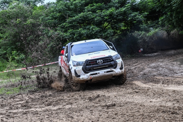 batch_17 TOYOTA HILUX REVO 10 เซียนประจัญบาน 2025 เปิดศึกการแข่งขันออฟโรดสุดมันส์แห่งปี