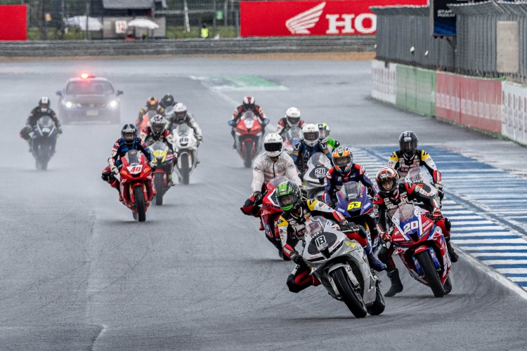 batch_2.SS600_ เกมพลิก! NEXZTER BRIC Superbike แลกกันสุดมันส์ “อนุชา” โชว์เก๋า ซิ่งแทร็กฝนคว้าชัยรุ่นใหญ่เปิดหัวฤดูกาล
