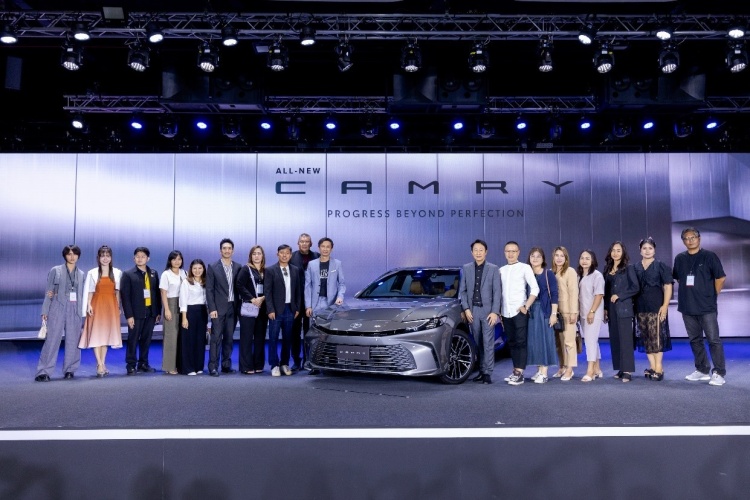 batch_Camry-Launch_01 TOYOTA VIP LINK มอบสิทธิพิเศษในการเข้าร่วมกิจกรรมสุดเอ็กซ์คลูซีฟแก่สมาชิก Local KOL