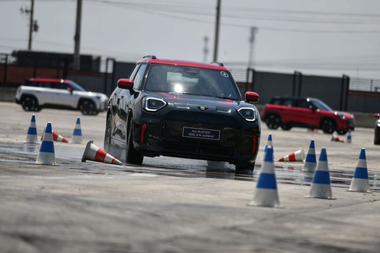 batch_MINI-JCW-Track-Day-22 มินิ ประเทศไทย พามินิสเตอร์ปลุกความเป็นนักแข่งใน MINI John Cooper Works Track Day