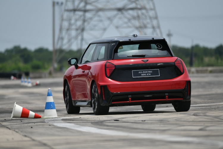 batch_MINI-JCW-Track-Day-23 มินิ ประเทศไทย พามินิสเตอร์ปลุกความเป็นนักแข่งใน MINI John Cooper Works Track Day