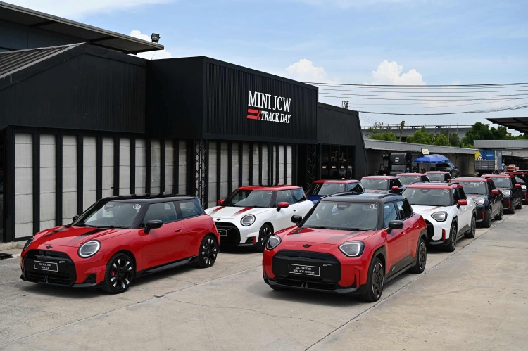 batch_MINI-JCW-Track-Day-24 มินิ ประเทศไทย พามินิสเตอร์ปลุกความเป็นนักแข่งใน MINI John Cooper Works Track Day