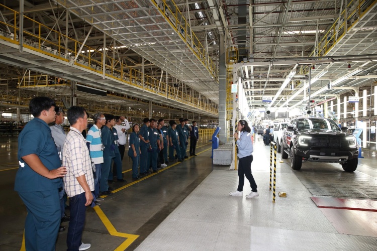batch_MOU-8 Ford สานต่อโครงการ ‘เปลี่ยนความรู้ สู่อาชีพ’ ปีที่ 8 มอบทุนการศึกษาต่อเนื่องแก่วิทยาลัยเทคนิคสัตหีบ