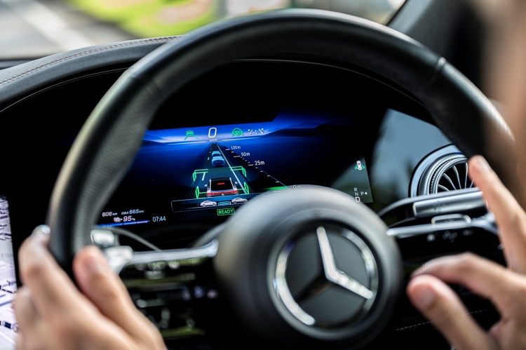 batch_Mercedes-Benz_3 Mercedes-Benz ส่งแฟลกชิปโมเดลร่วมทดสอบระบบช่วยเหลือผู้ขับขี่ขั้นสูง โดย UNESCAP