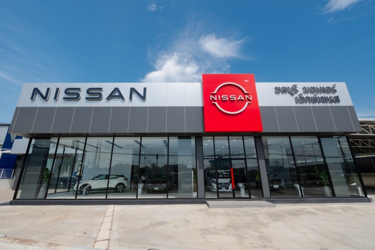 batch_Nissan_03 Nissan เปิดโชว์รูมแห่งใหม่ในจังหวัดชลบุรี ขยายเครือข่ายเข้าถึงลูกค้าอย่างต่อเนื่อง