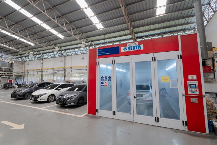 batch_Nissan_06 Nissan เปิดโชว์รูมแห่งใหม่ในจังหวัดชลบุรี ขยายเครือข่ายเข้าถึงลูกค้าอย่างต่อเนื่อง