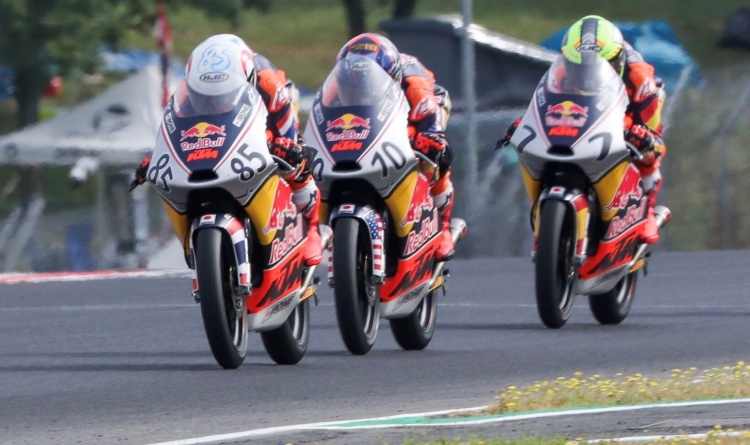 batch_RookiesCup-สนาม4-01 "ไม้คิว-เกียรติศักดิ์" ไล่แซงเก็บแต้มต่อเนื่อง "โมโตจีพี รุกกีส์ คัพ" สนาม 4 ที่ อิตาลี