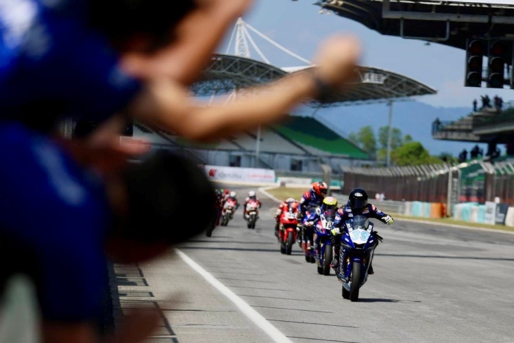 batch_S__542801927 “ทัพนักบิดไทยยามาฮ่า” พลิกเกมสุดโหด ARRC 2025 สนามเซปังฯ