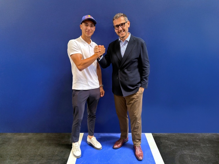 batch_S__545071112 Yamaha คอนเฟิร์มเซ็นสัญญา “ราซกัตลิโอกลู” คืนถิ่นเก่าบิด MotoGP 2026 กับ “พรามัค เรซซิ่ง”