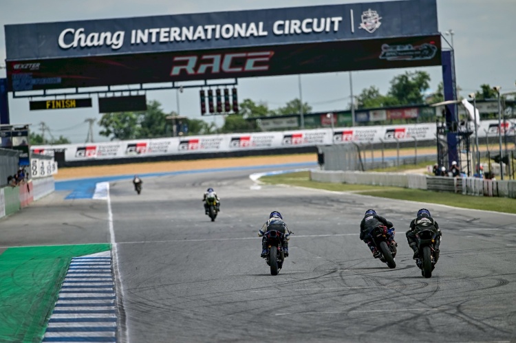 batch_S__547962906 มีนโปฯ คว้าชัยเฉือน อีเทค เปิดศึก YAMAHA Moto Challenge 2025 Season 10 สนามที่ 1